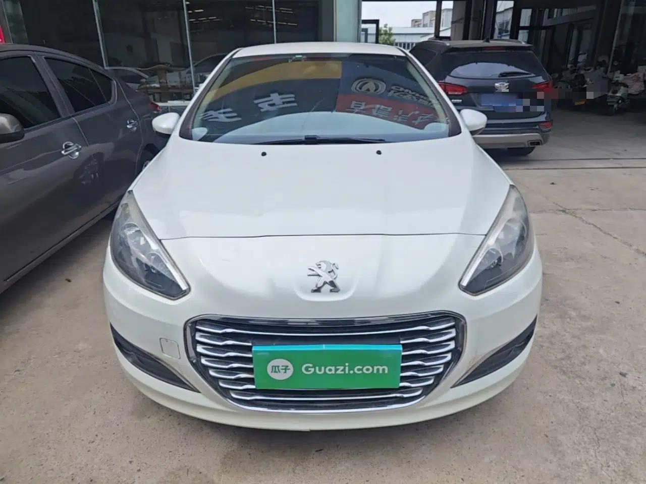 Peugeot 308 2014 Enjoy Edition Classic 1.6L Automatic Premium Model — миниатюра 2