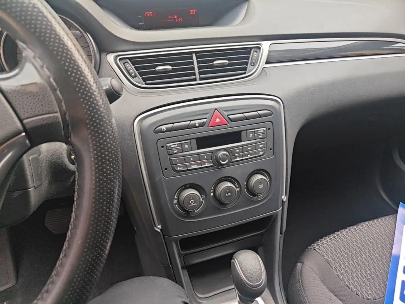Peugeot 308 2014 Enjoy Edition Classic 1.6L Automatic Premium Model — миниатюра 16