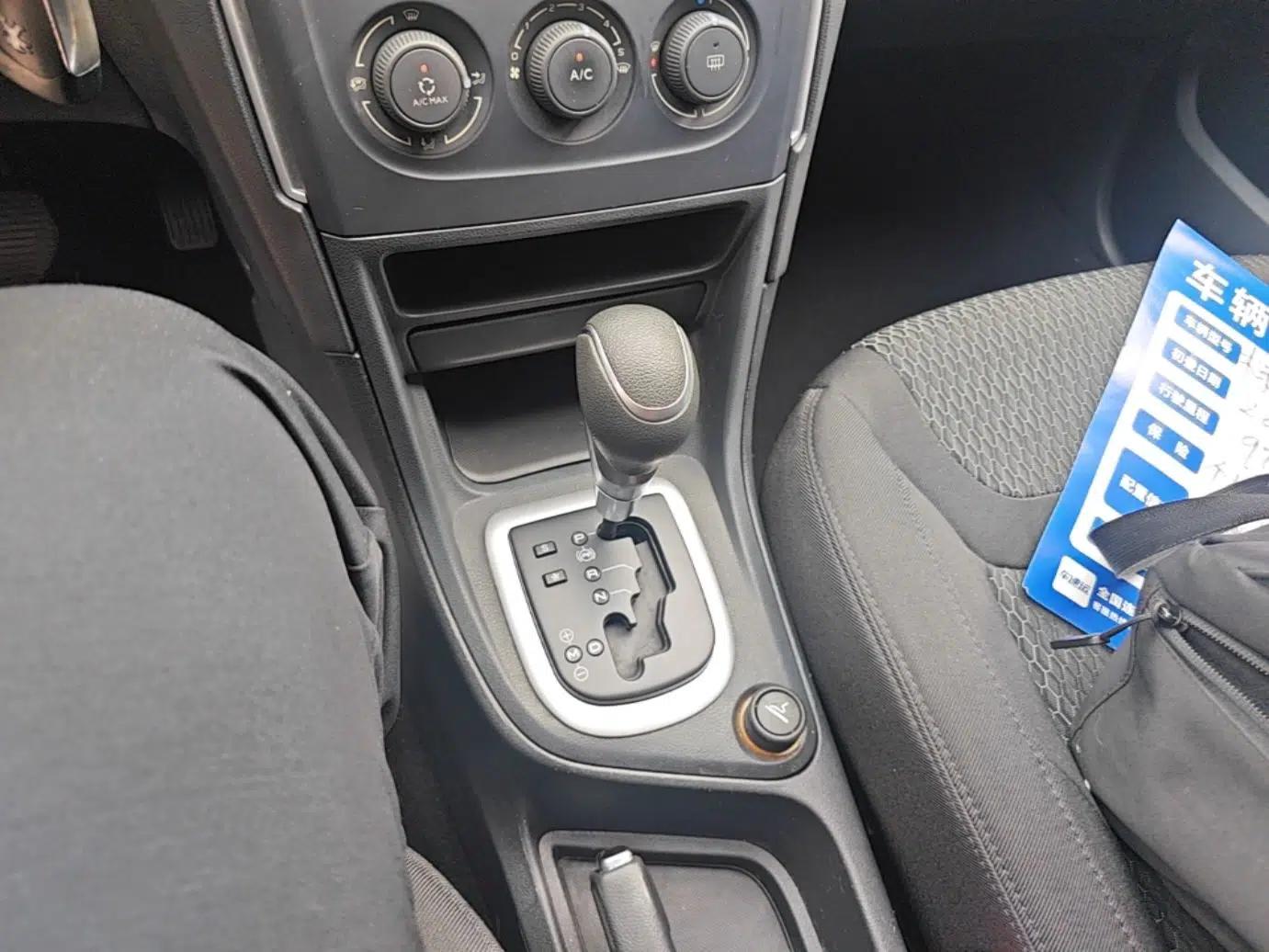 Peugeot 308 2014 Enjoy Edition Classic 1.6L Automatic Premium Model — миниатюра 17