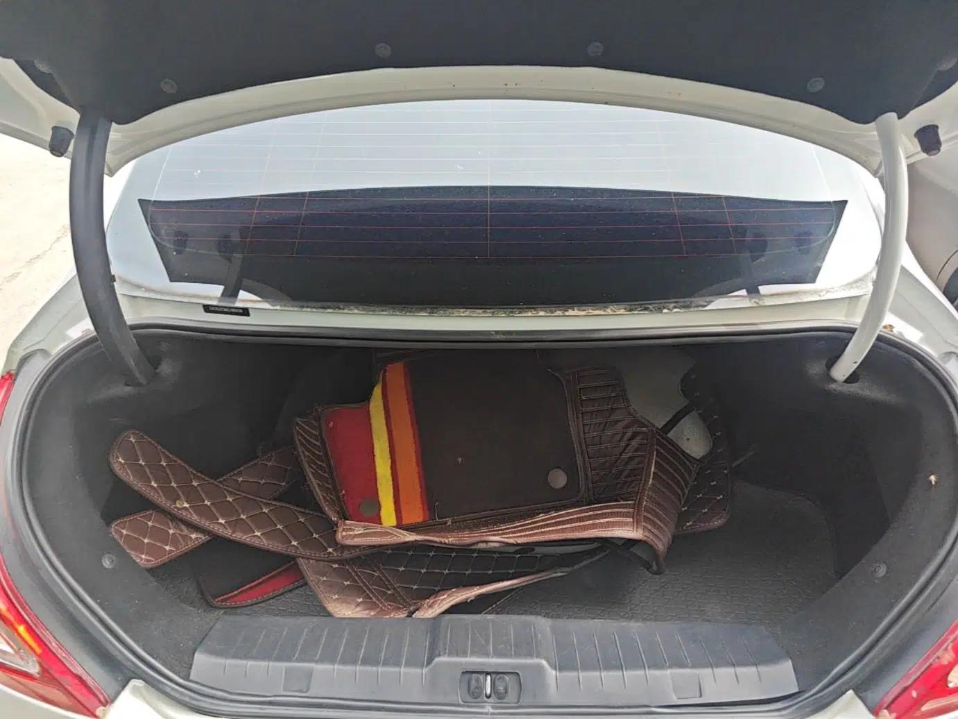 Peugeot 308 2014 Enjoy Edition Classic 1.6L Automatic Premium Model — миниатюра 22