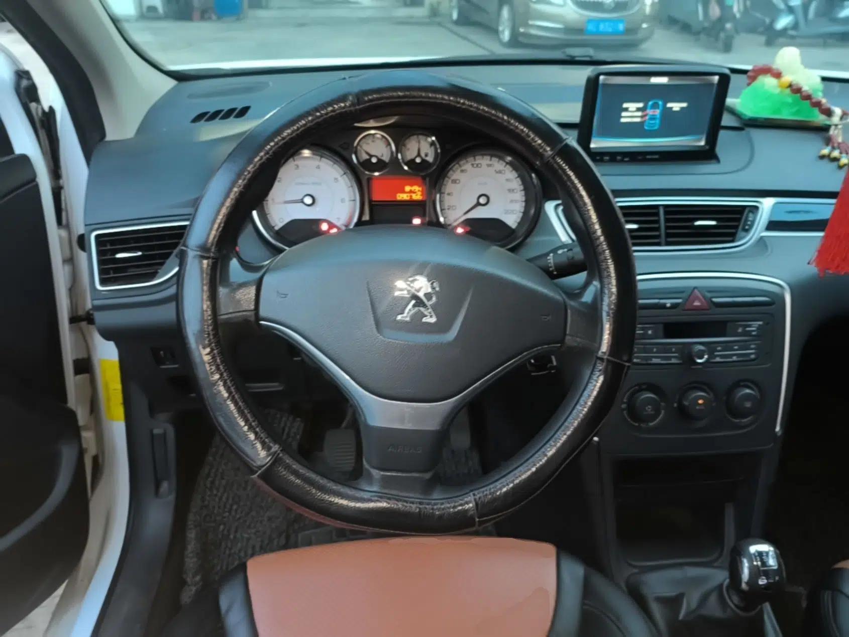 Peugeot 308 2014 Enjoy Edition Classic 1.6L Manual YouShang Model — миниатюра 14