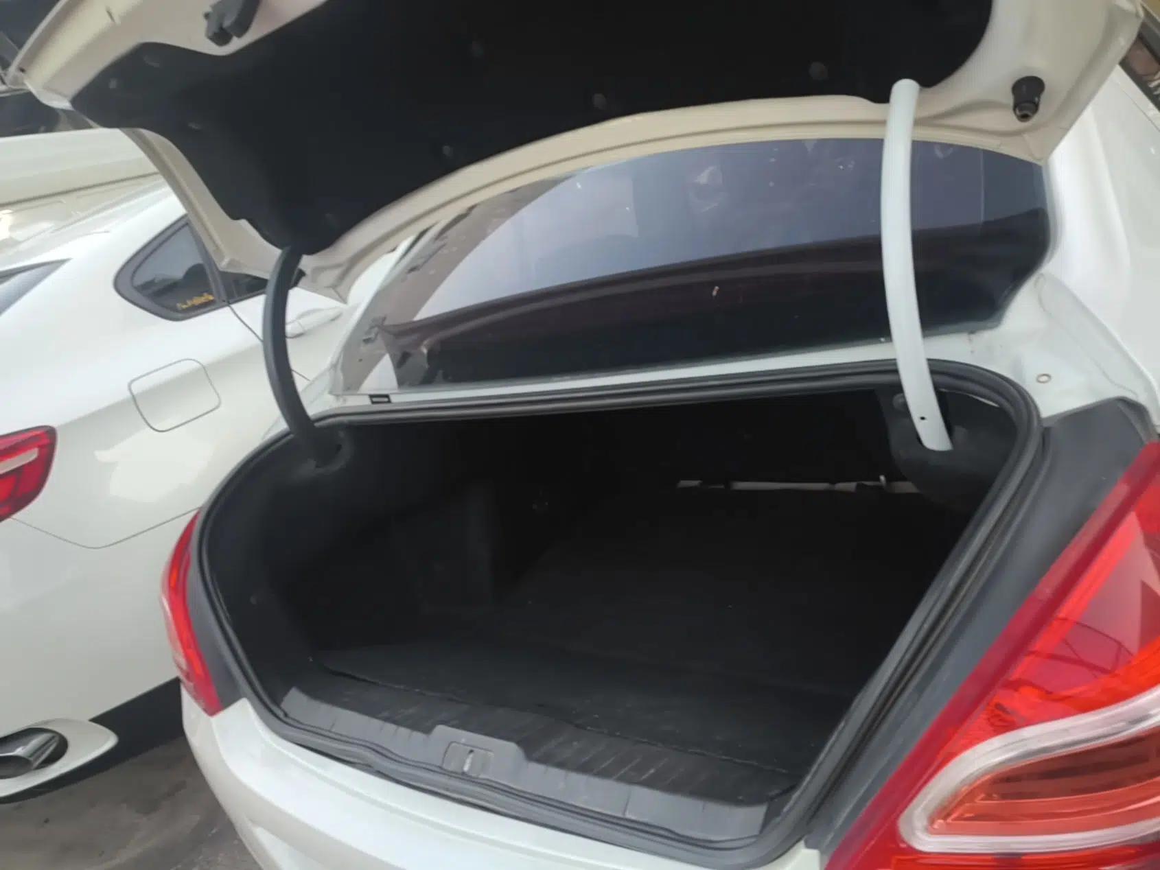 Peugeot 308 2014 Enjoy Edition Classic 1.6L Manual YouShang Model — миниатюра 22