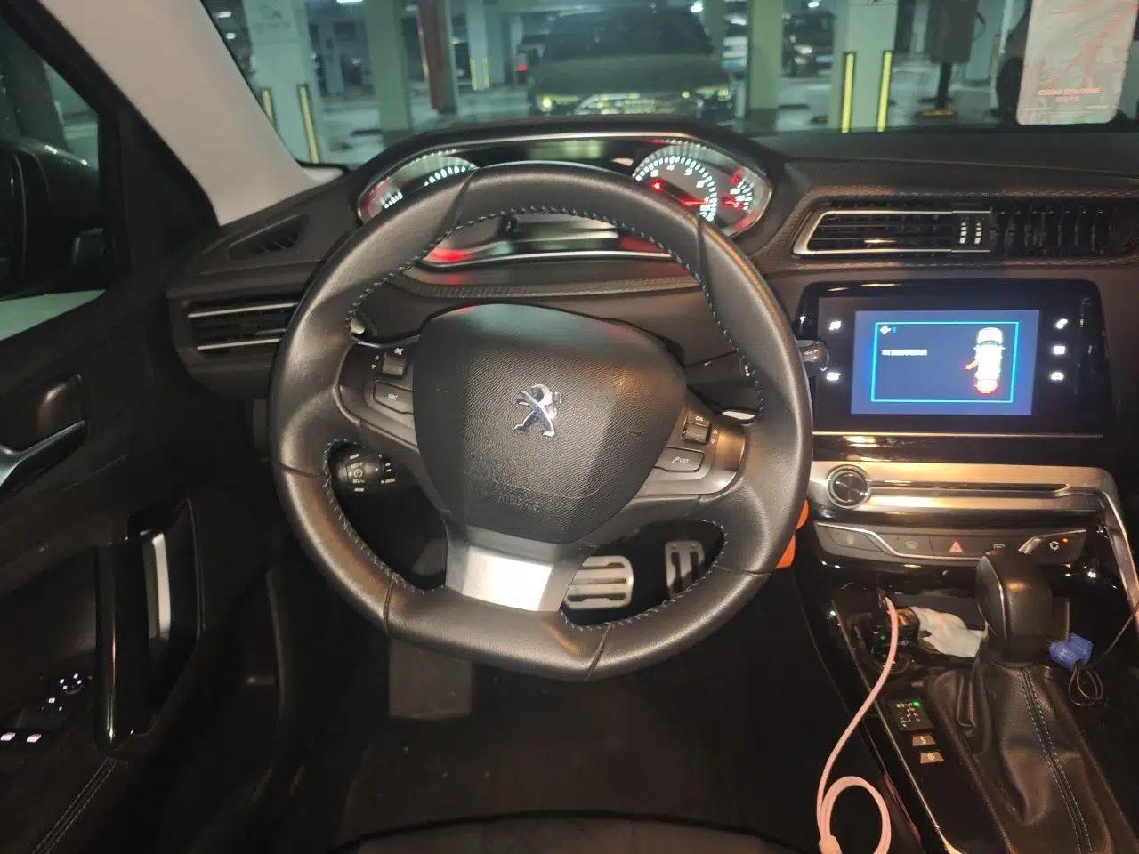 Peugeot 308 2016 230THP Automatic Luxury Edition — миниатюра 11