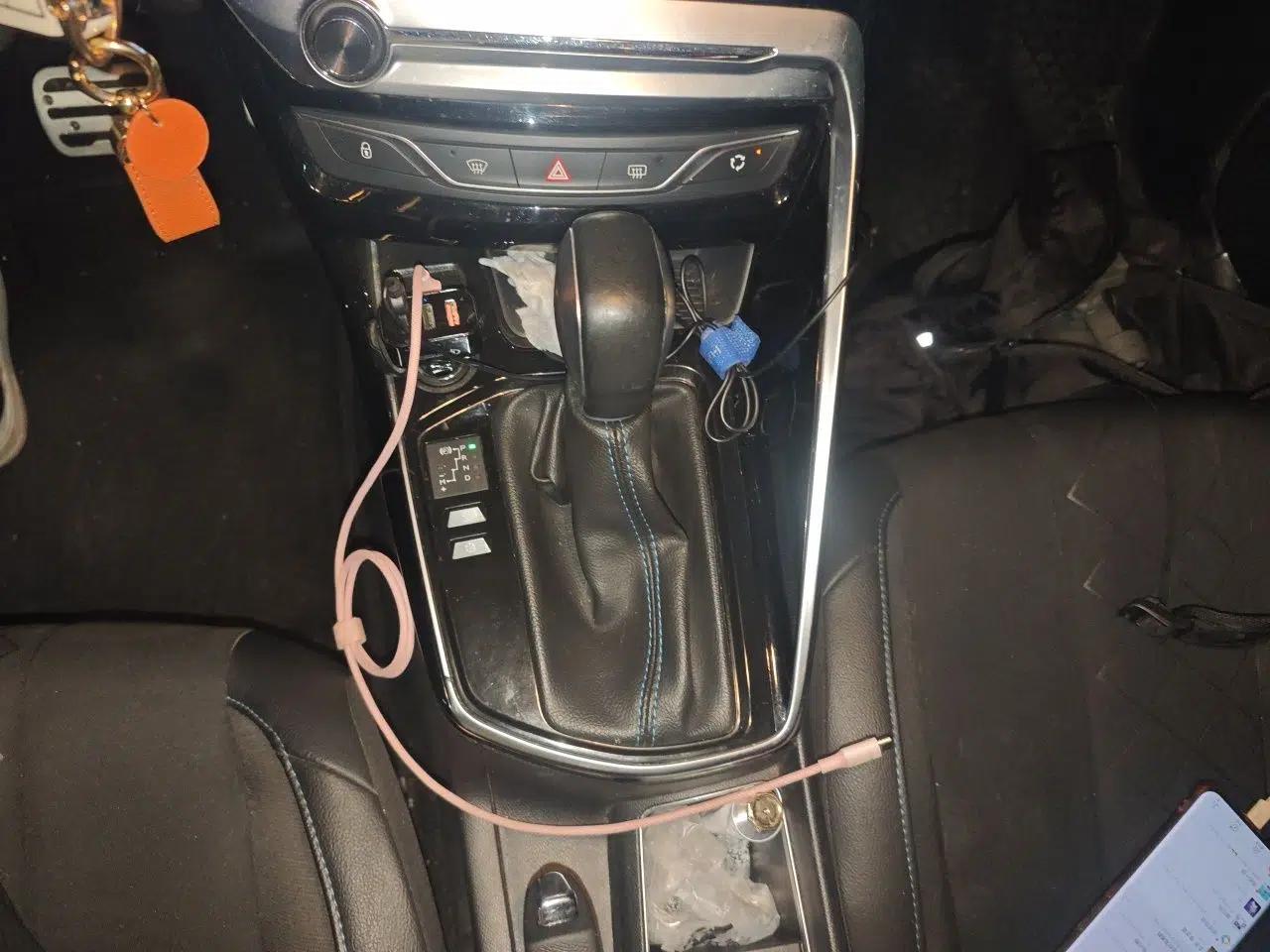 Peugeot 308 2016 230THP Automatic Luxury Edition — миниатюра 15