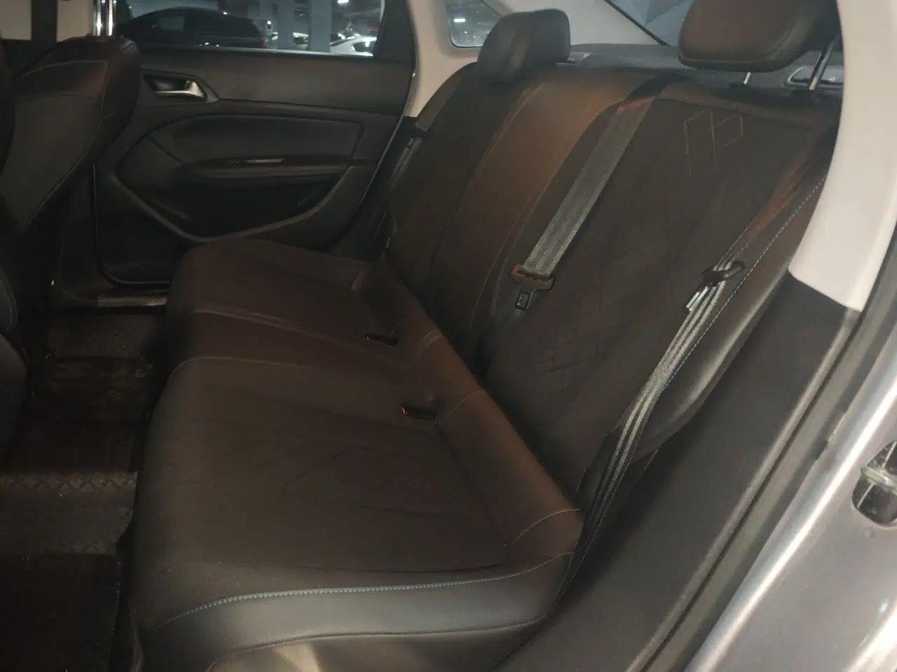 Peugeot 308 2016 230THP Automatic Luxury Edition — миниатюра 18