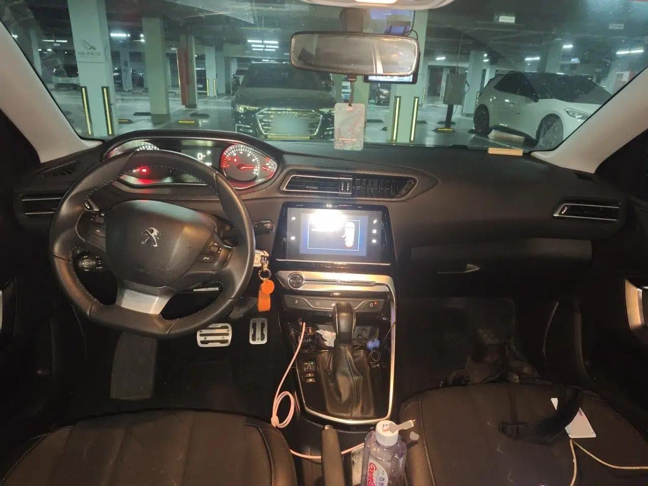 Peugeot 308 2016 230THP Automatic Luxury Edition — миниатюра 10