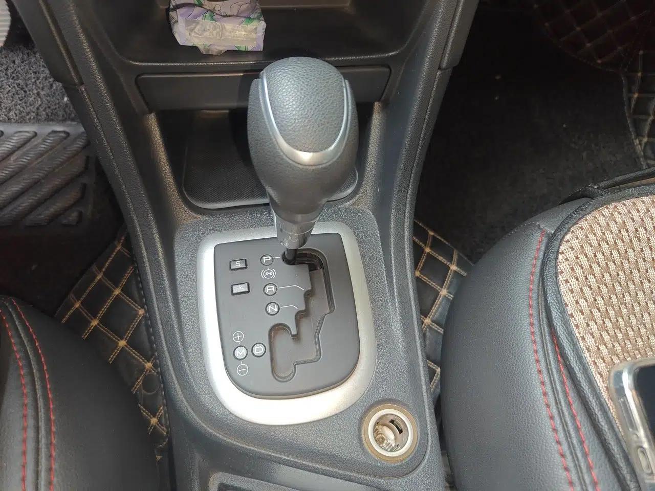 Peugeot 308 2014 Enjoy Edition Classic 1.6L Automatic Premium Model — миниатюра 15