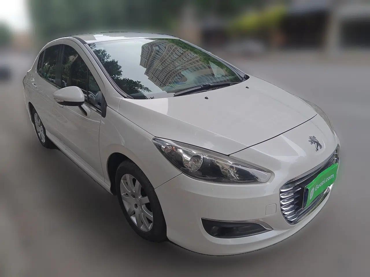 Peugeot 308 2014 Enjoy Edition Classic 1.6L Automatic Premium Model — миниатюра 3