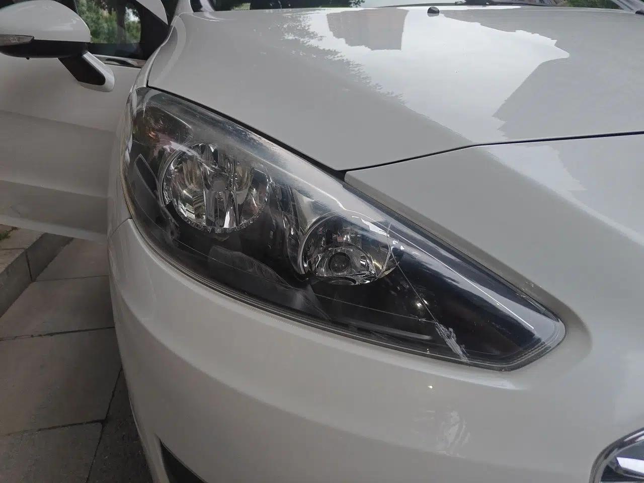 Peugeot 308 2014 Enjoy Edition Classic 1.6L Automatic Premium Model — миниатюра 7