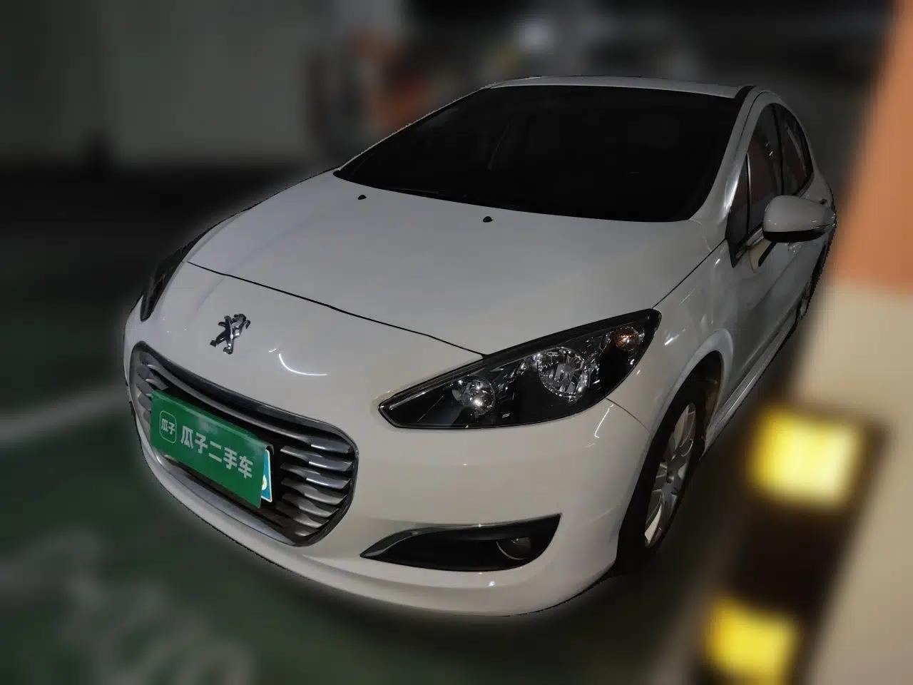 Peugeot 308 2012 1.6L Manual Fashion Edition — миниатюра 1