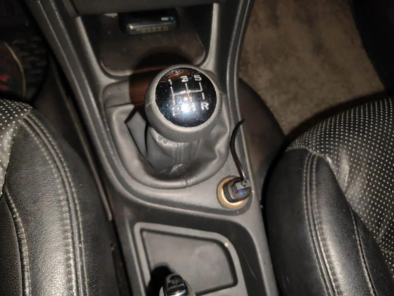 Peugeot 308 2012 1.6L Manual Fashion Edition — миниатюра 15