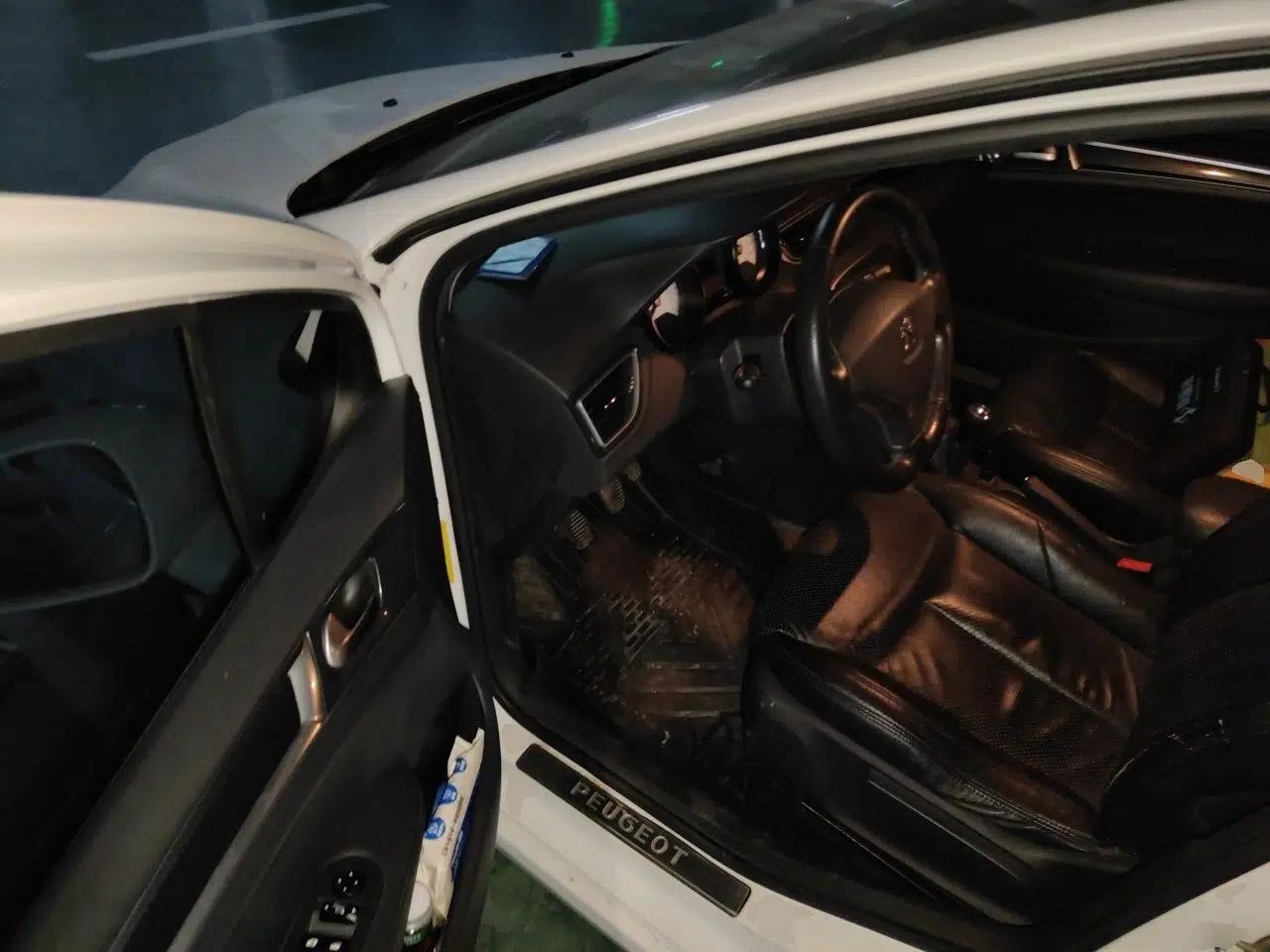 Peugeot 308 2012 1.6L Manual Fashion Edition — миниатюра 17