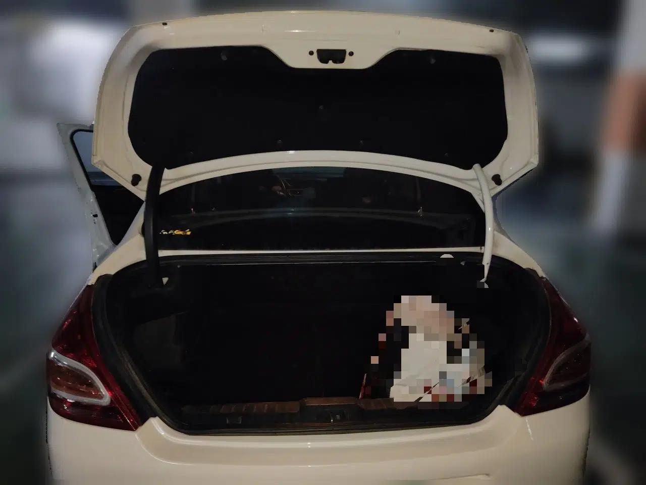Peugeot 308 2012 1.6L Manual Fashion Edition — миниатюра 20