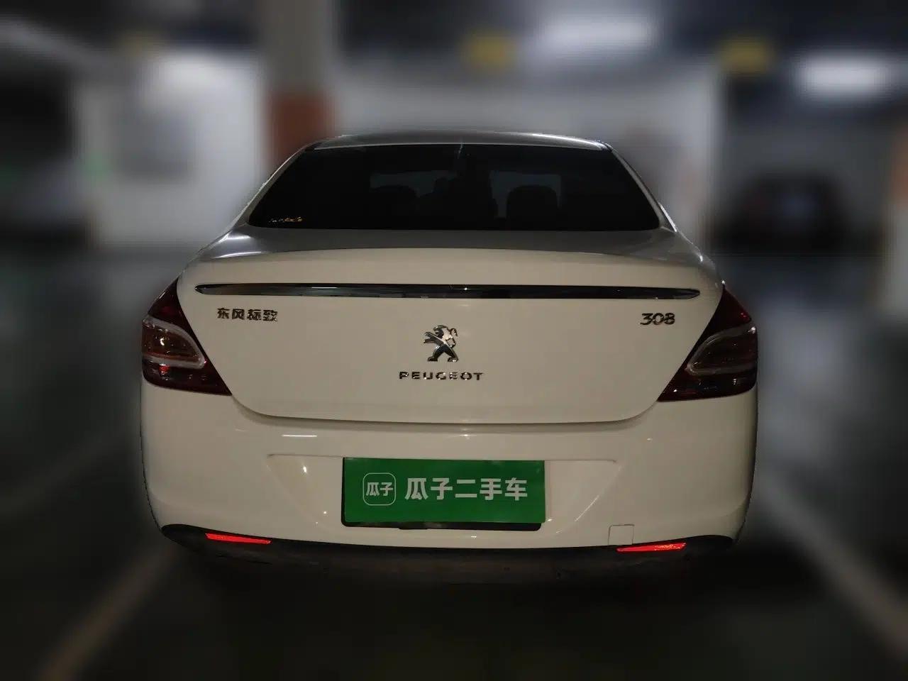 Peugeot 308 2012 1.6L Manual Fashion Edition — миниатюра 5