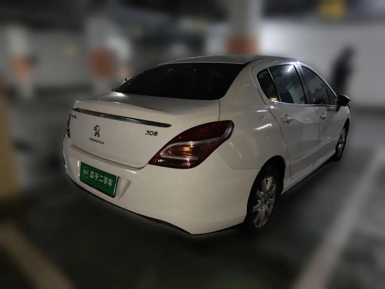 Peugeot 308 2012 1.6L Manual Fashion Edition — миниатюра 6