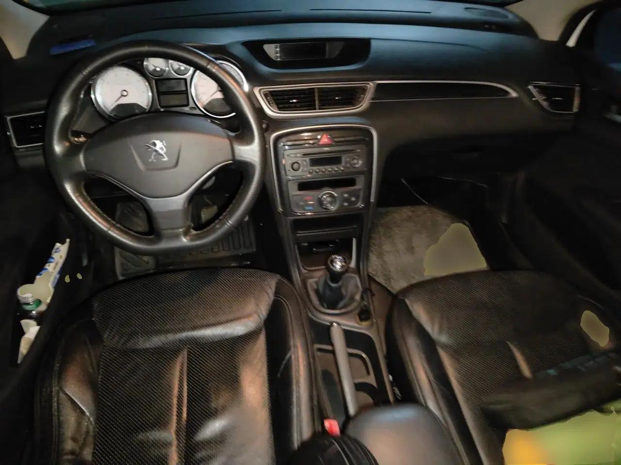Peugeot 308 2012 1.6L Manual Fashion Edition — миниатюра 10