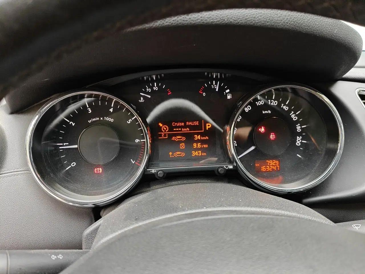 Peugeot 3008 2013 2.0L Automatic Trend Edition — миниатюра 12