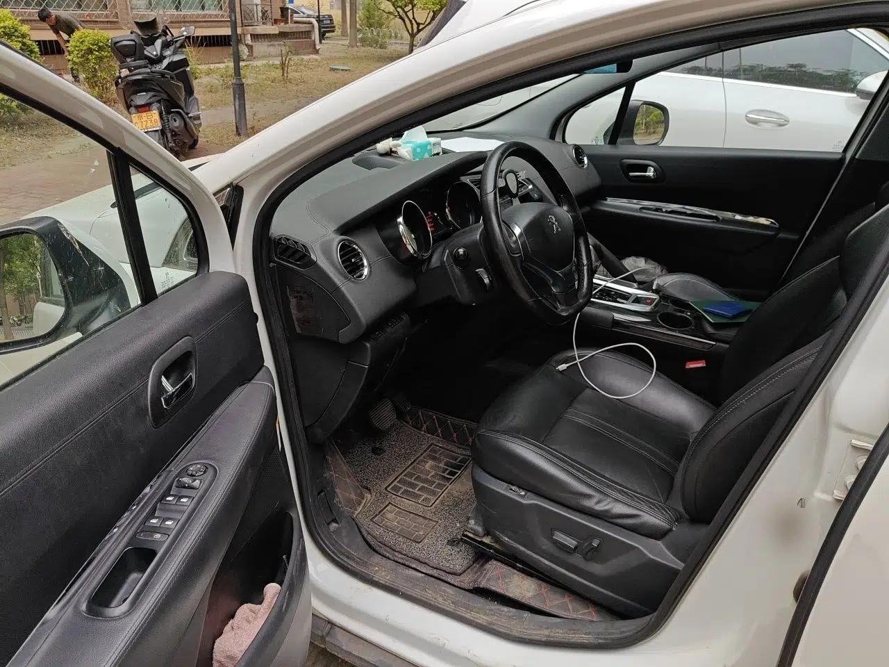 Peugeot 3008 2013 2.0L Automatic Trend Edition — миниатюра 17