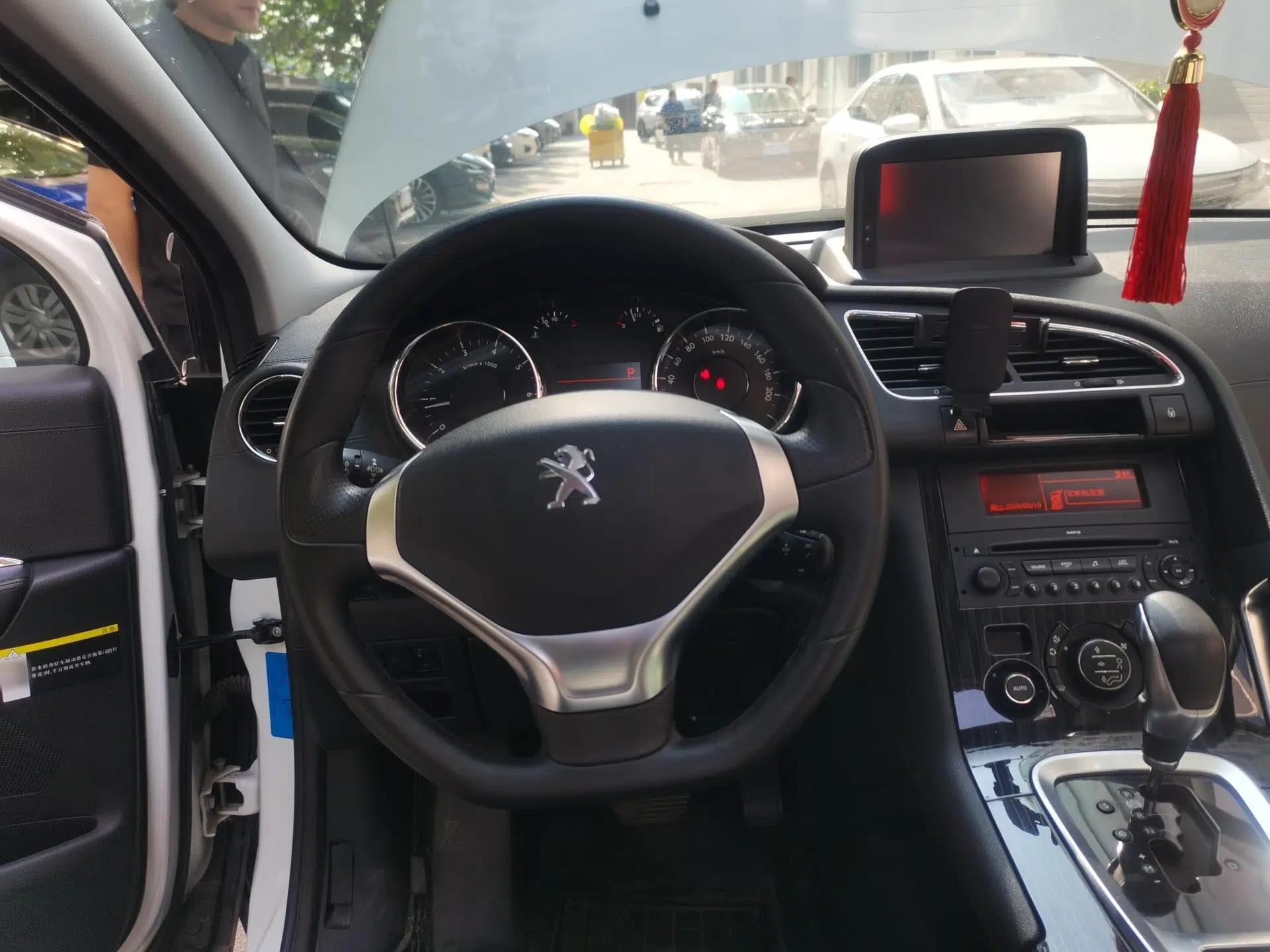 Peugeot 3008 2015 2.0L Automatic Trend Edition — миниатюра 11