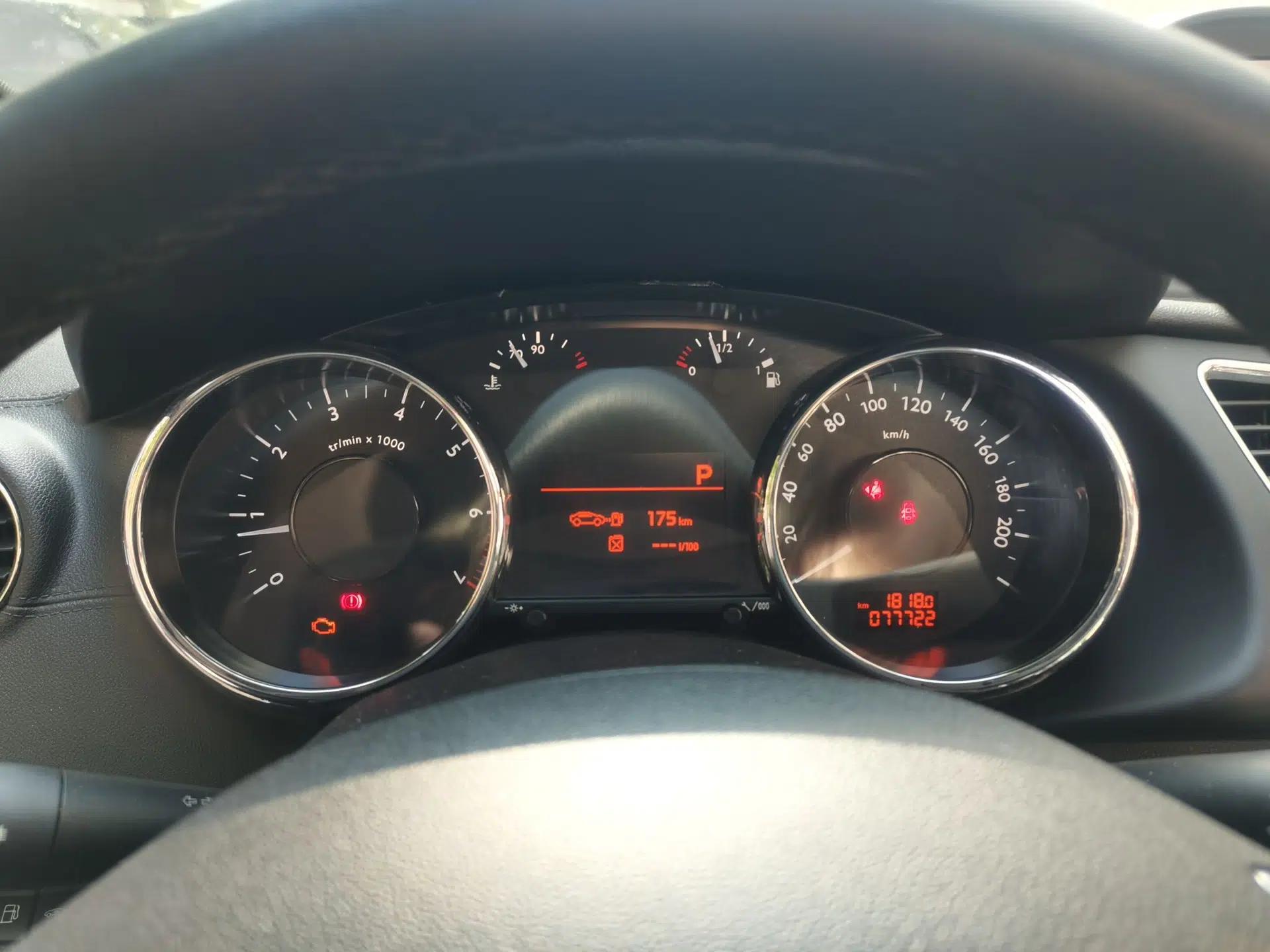 Peugeot 3008 2015 2.0L Automatic Trend Edition — миниатюра 12