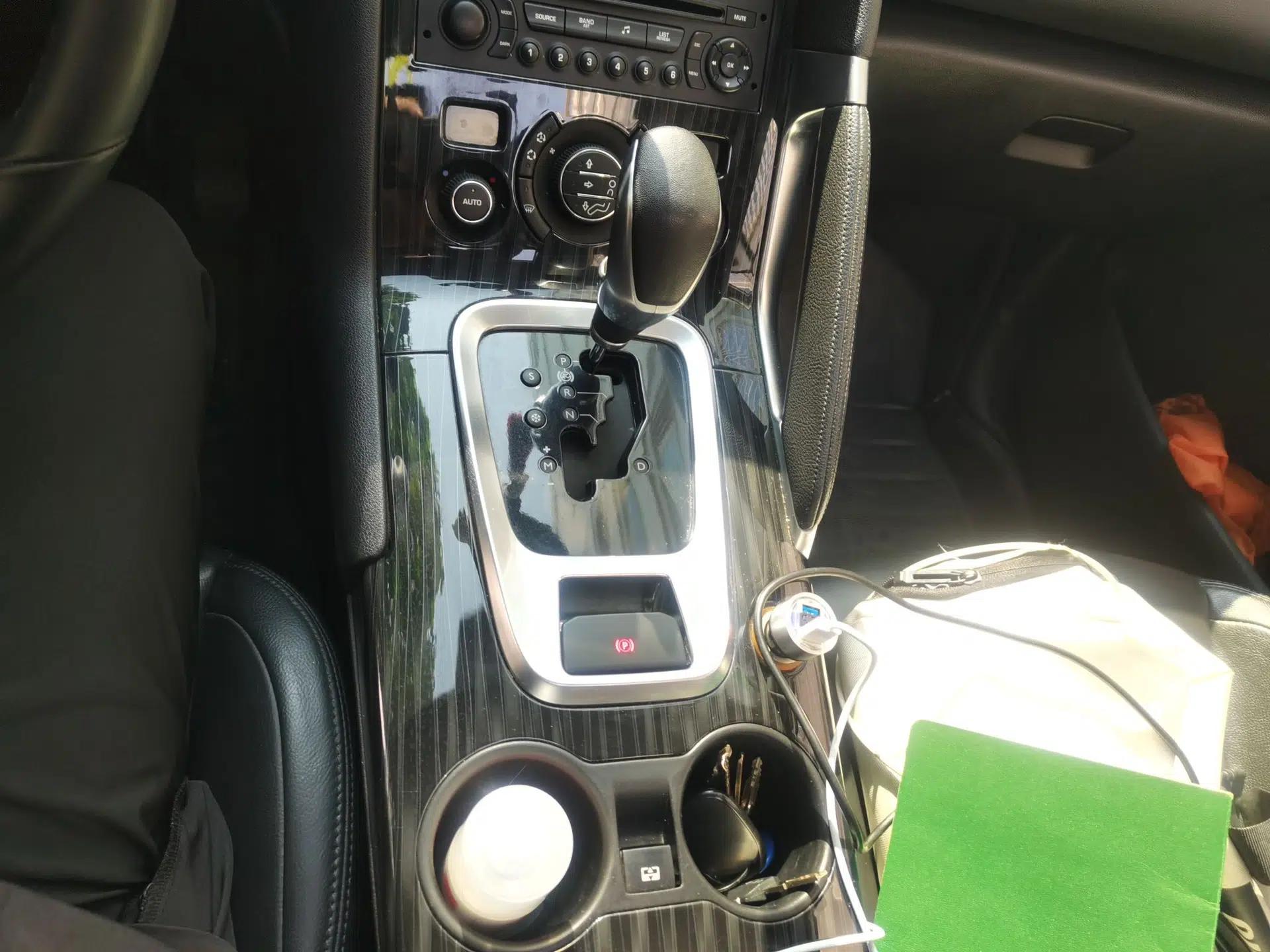 Peugeot 3008 2015 2.0L Automatic Trend Edition — миниатюра 15