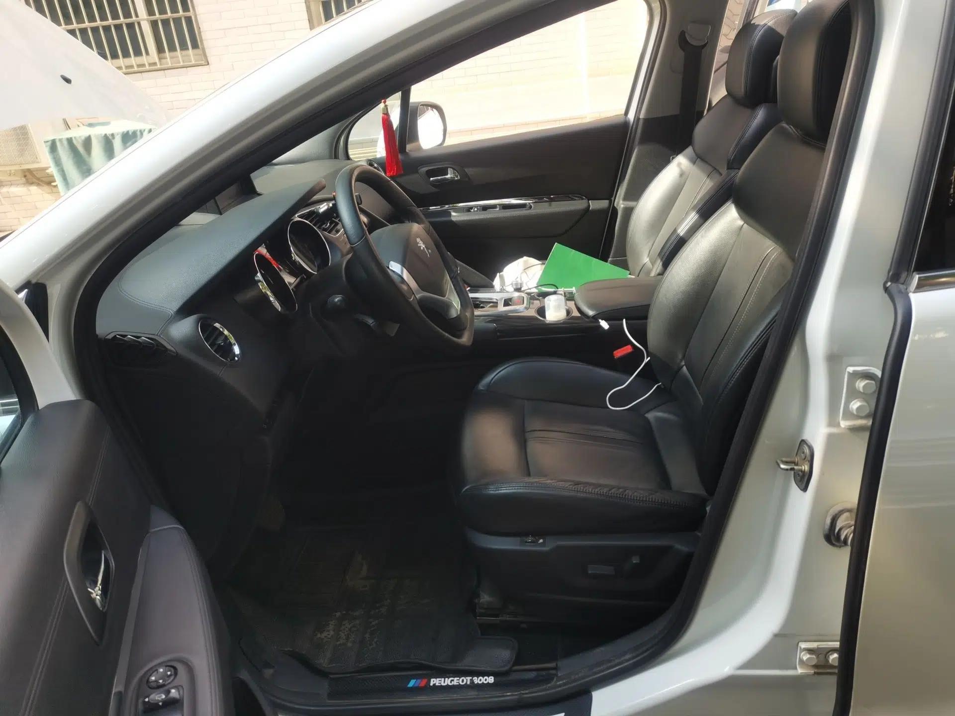 Peugeot 3008 2015 2.0L Automatic Trend Edition — миниатюра 16