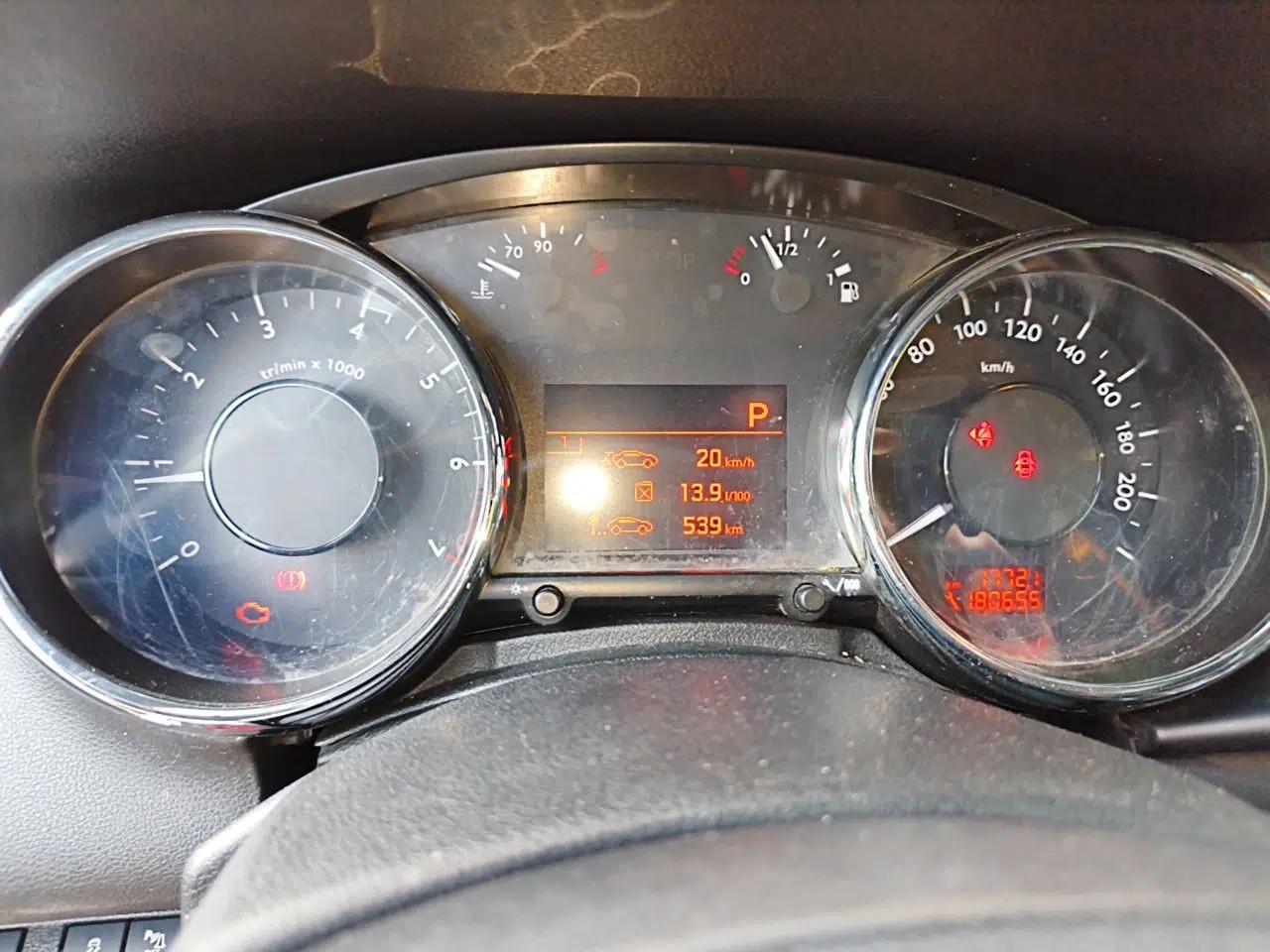Peugeot 3008 2013 2.0L Automatic Trend Edition — миниатюра 12