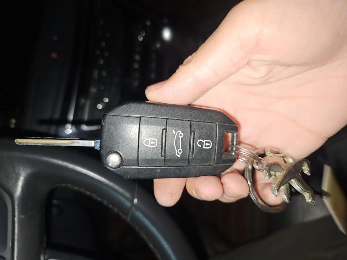 Peugeot 508 2012 2.3L Automatic Smart Edition — миниатюра 9