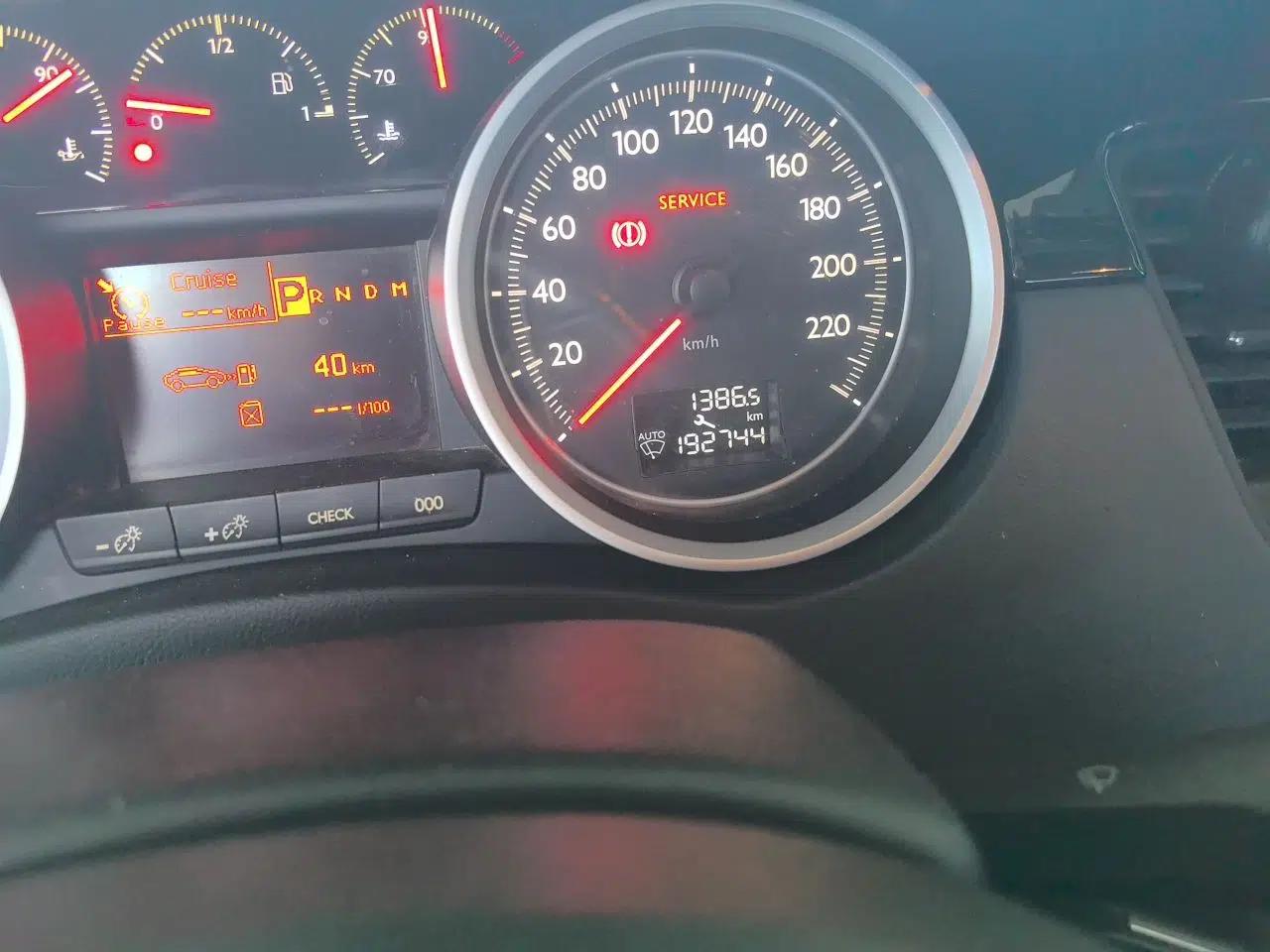 Peugeot 508 2011 2.3L Automatic Luxury Edition — миниатюра 13