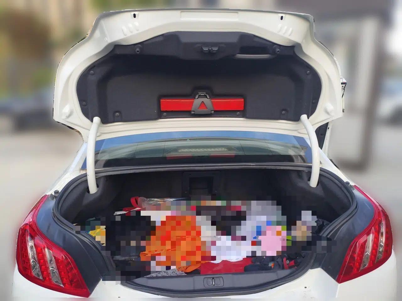 Peugeot 508 2012 2.0L Automatic Smart Enjoyment Version — миниатюра 20