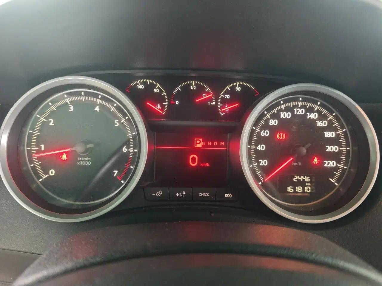 Peugeot 508 2012 2.3L Automatic Smart Edition — миниатюра 12