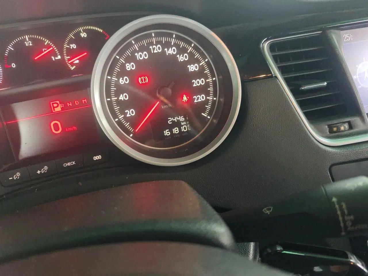 Peugeot 508 2012 2.3L Automatic Smart Edition — миниатюра 13