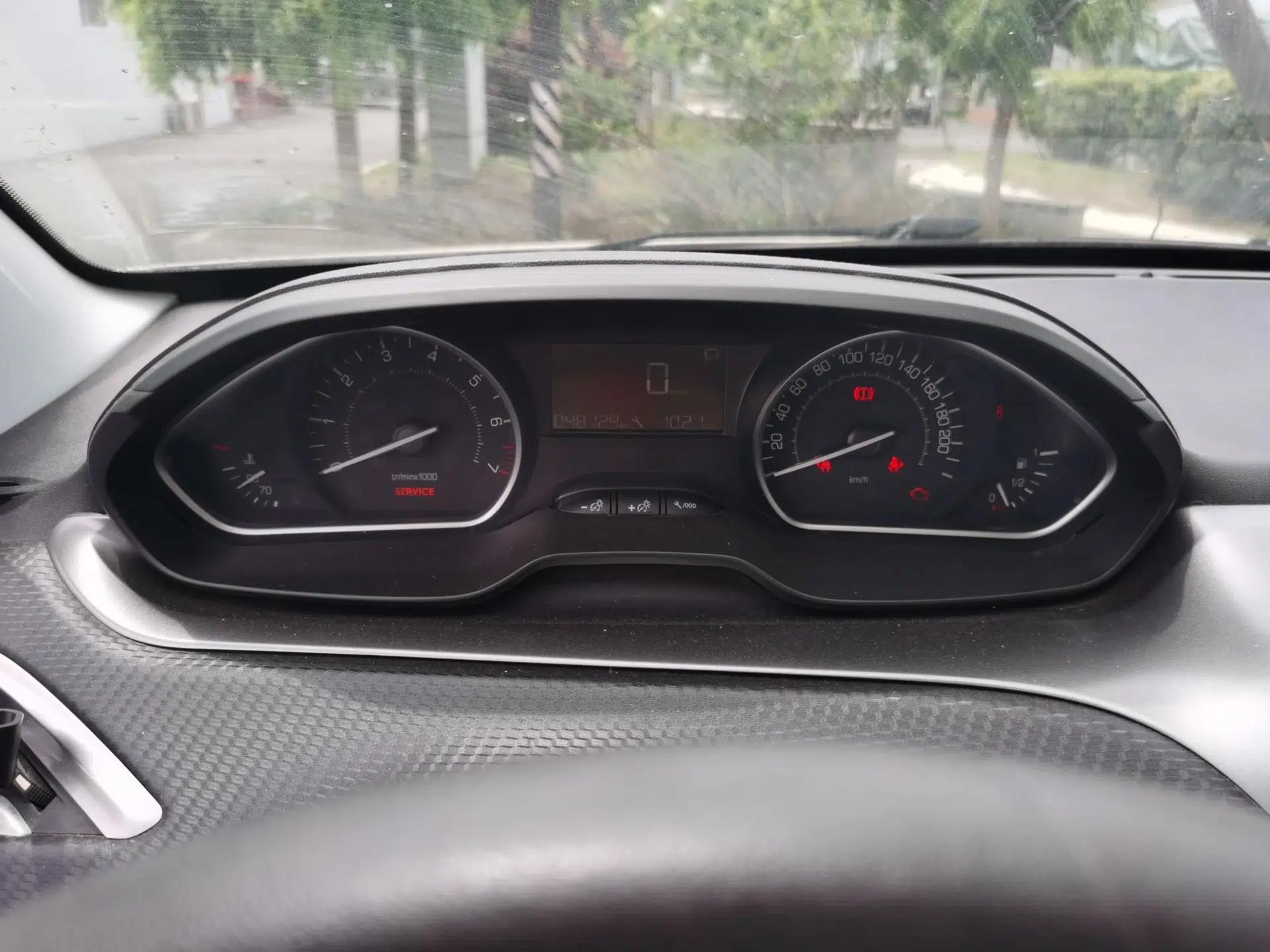 Peugeot 2008 2015 1.6THP Automatic Fashion Edition — миниатюра 8