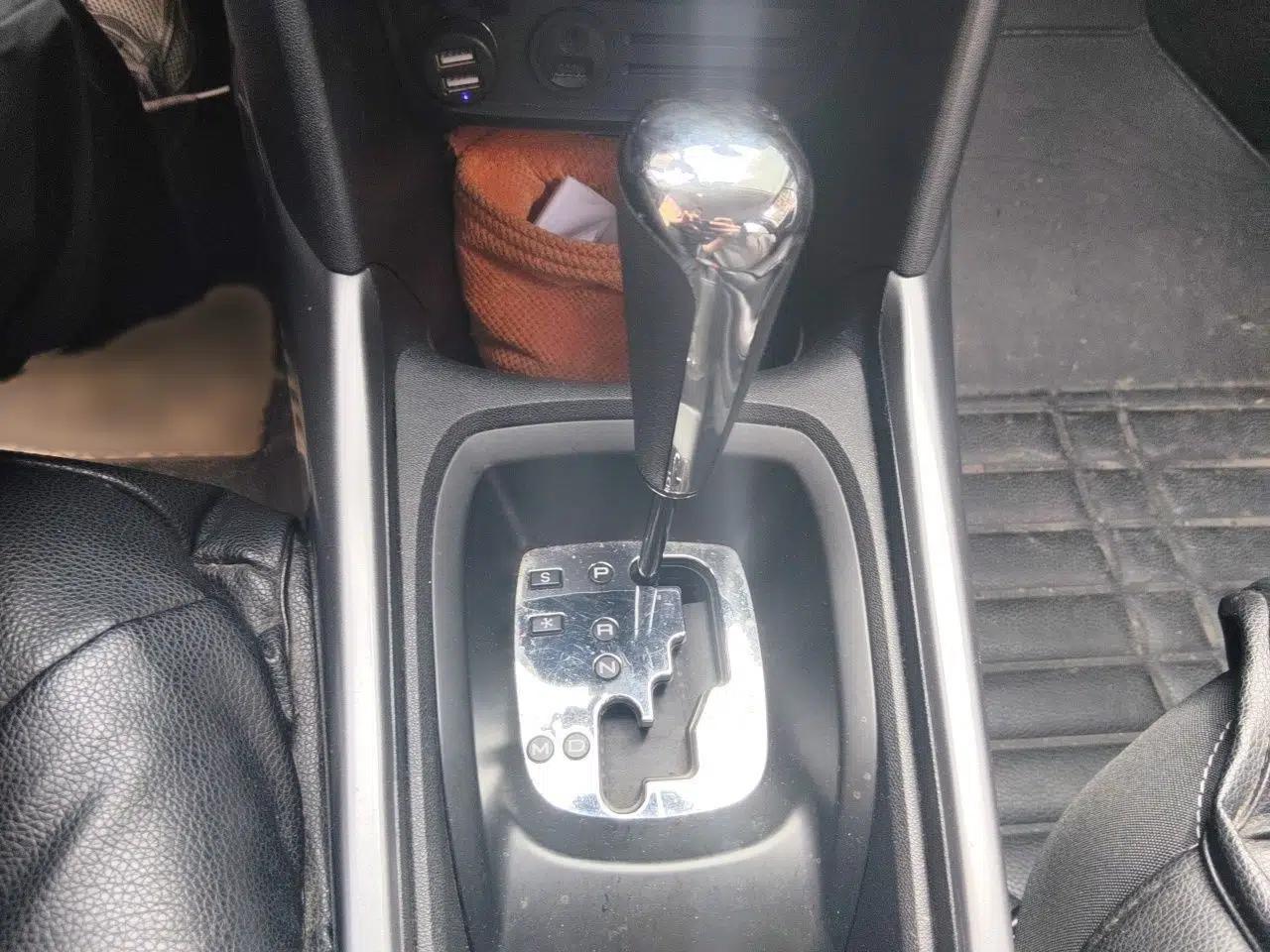 Peugeot 2008 2014 1.6L Automatic Trend Edition — миниатюра 13