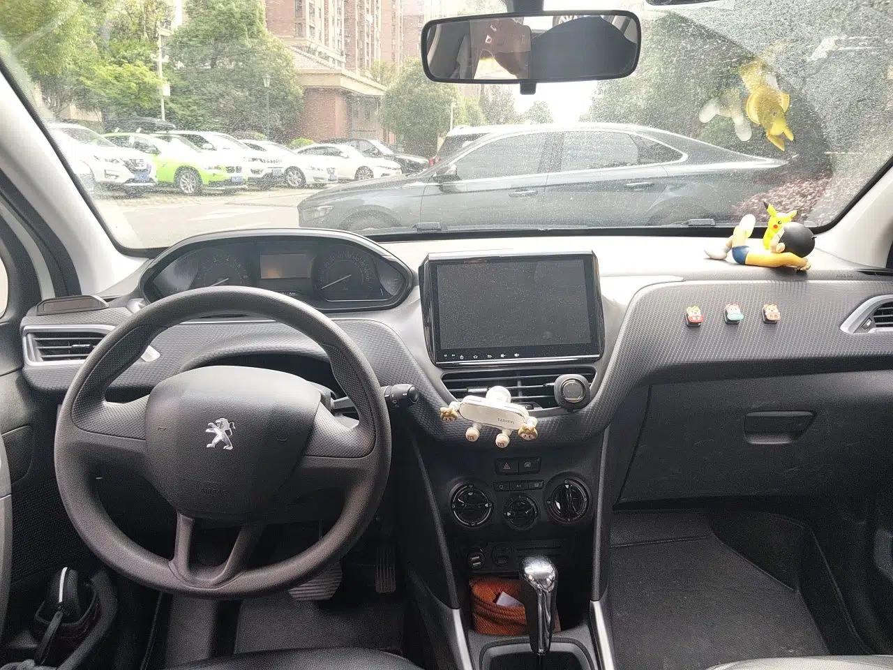 Peugeot 2008 2014 1.6L Automatic Trend Edition — миниатюра 18