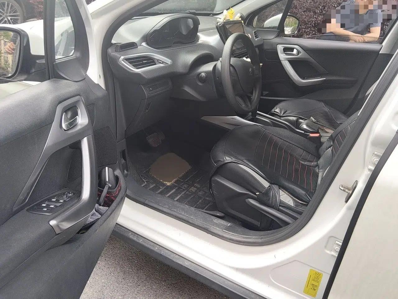 Peugeot 2008 2014 1.6L Automatic Trend Edition — миниатюра 19