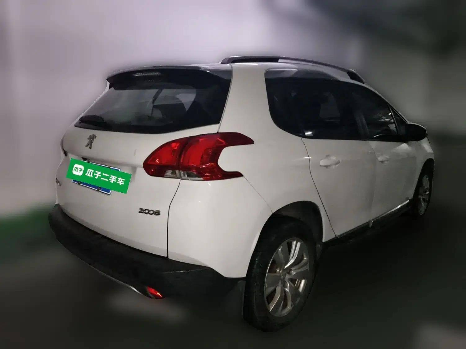 Peugeot 2008 2014 1.6L Automatic Fashion Edition — миниатюра 6