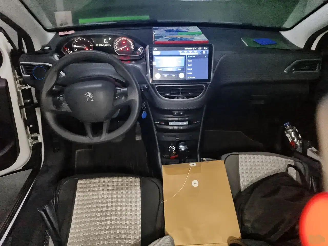 Peugeot 2008 2014 1.6L Automatic Fashion Edition — миниатюра 10