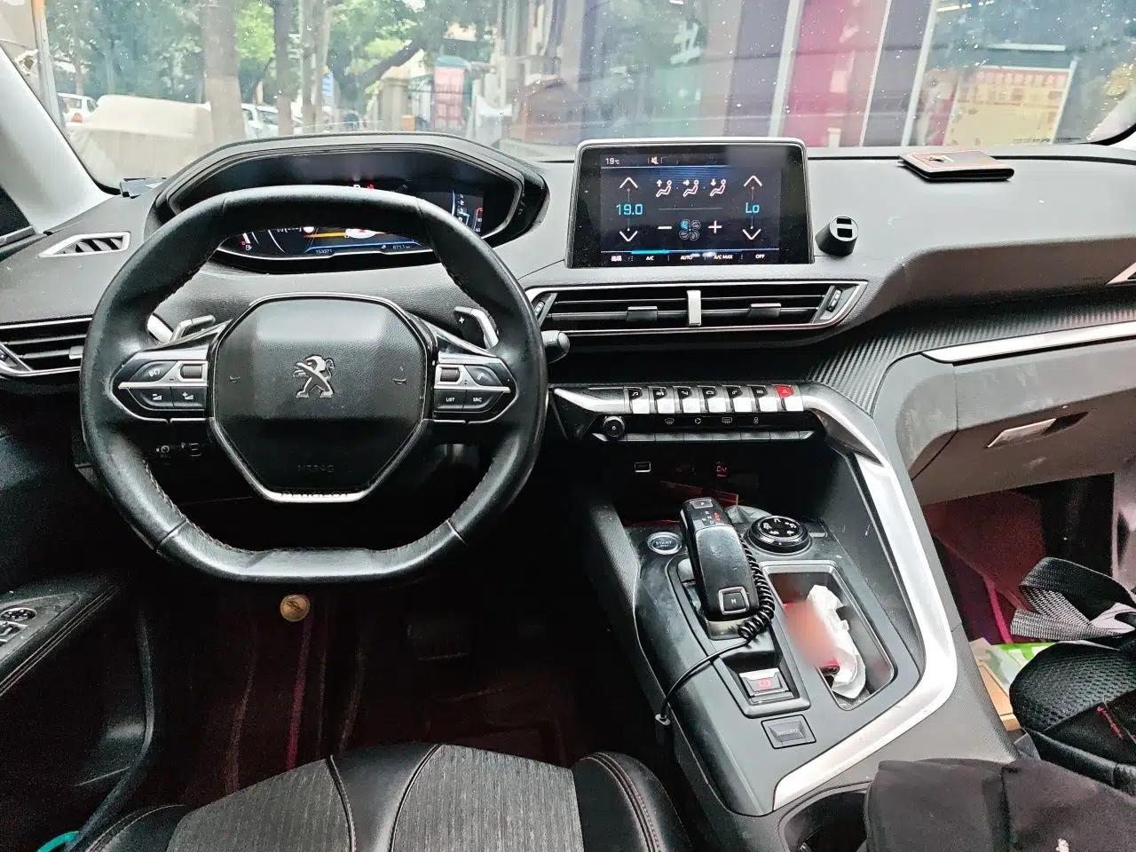 Peugeot 5008 2017 350THP 7-Seater Elite Edition — миниатюра 10