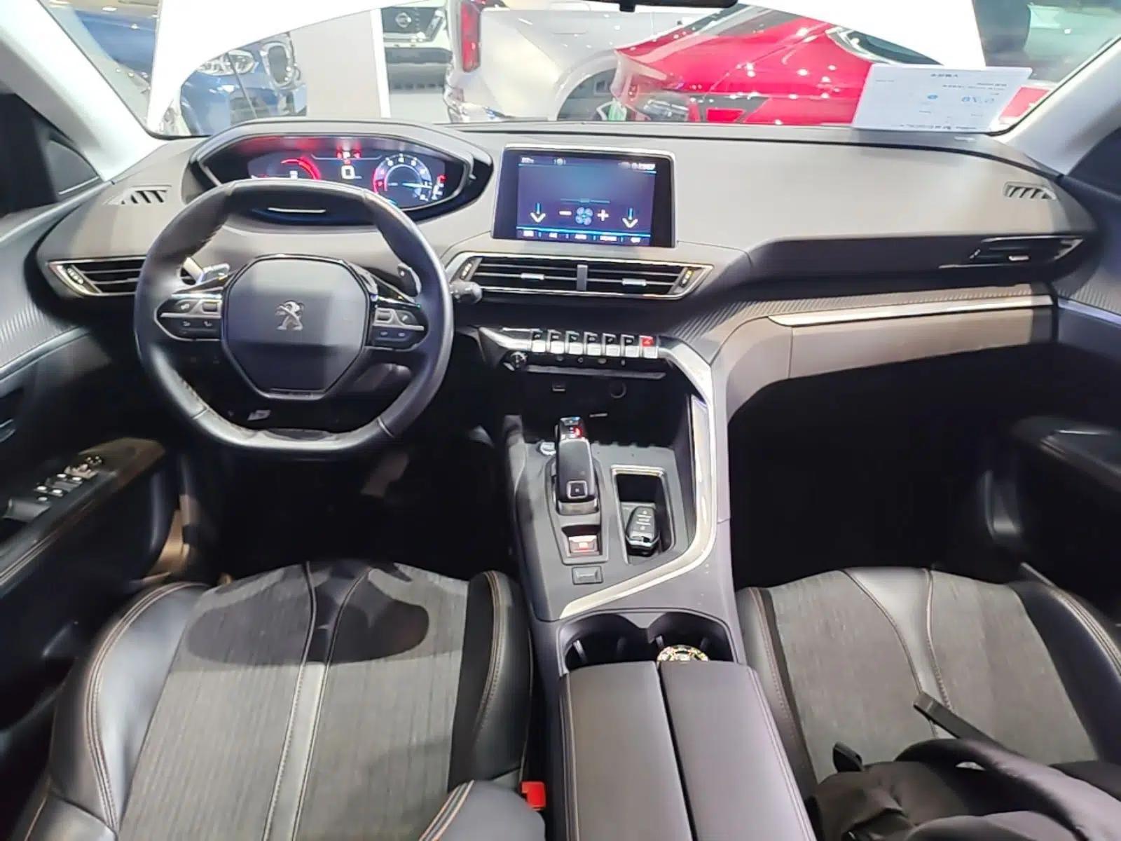 Peugeot 5008 2017 380THP 7-Seater Elite Edition — миниатюра 13