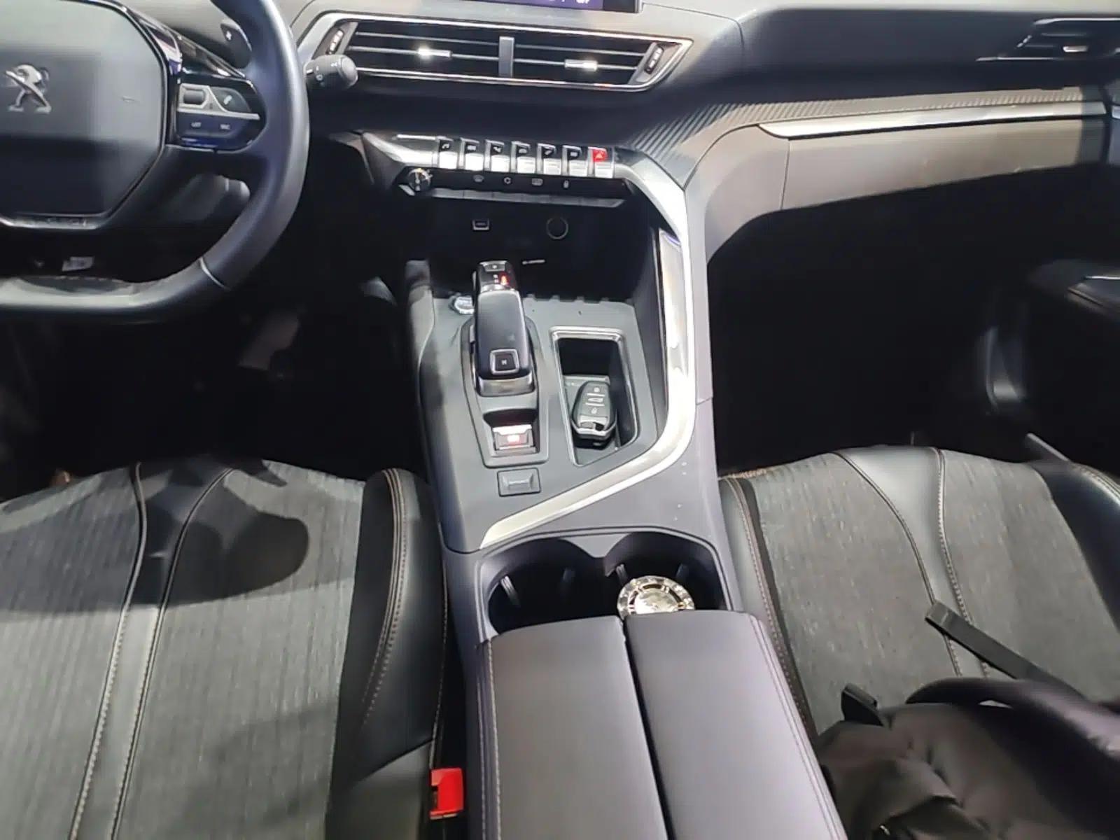 Peugeot 5008 2017 380THP 7-Seater Elite Edition — миниатюра 17