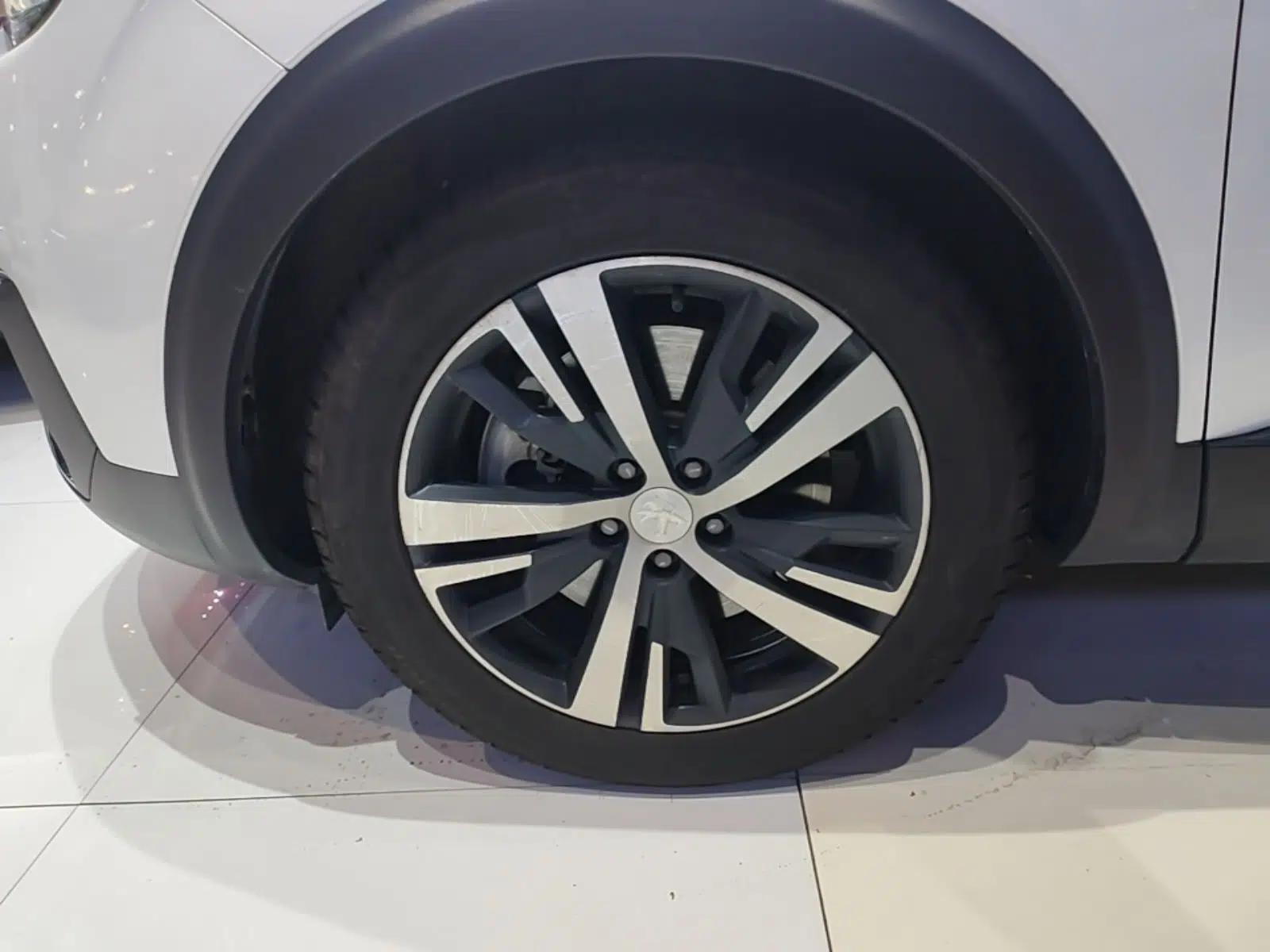 Peugeot 5008 2017 380THP 7-Seater Elite Edition — миниатюра 8