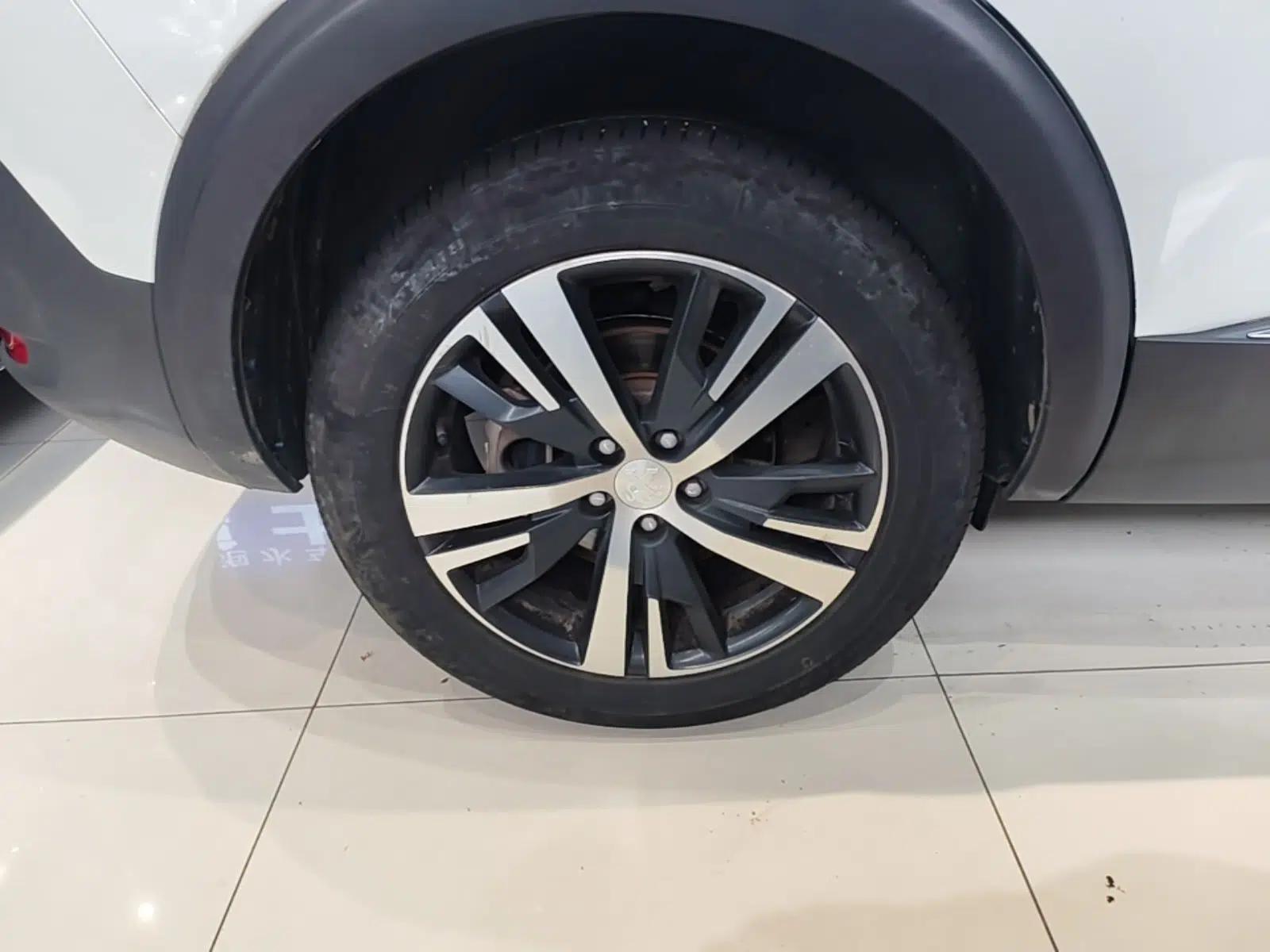 Peugeot 5008 2017 380THP 7-Seater Elite Edition — миниатюра 10