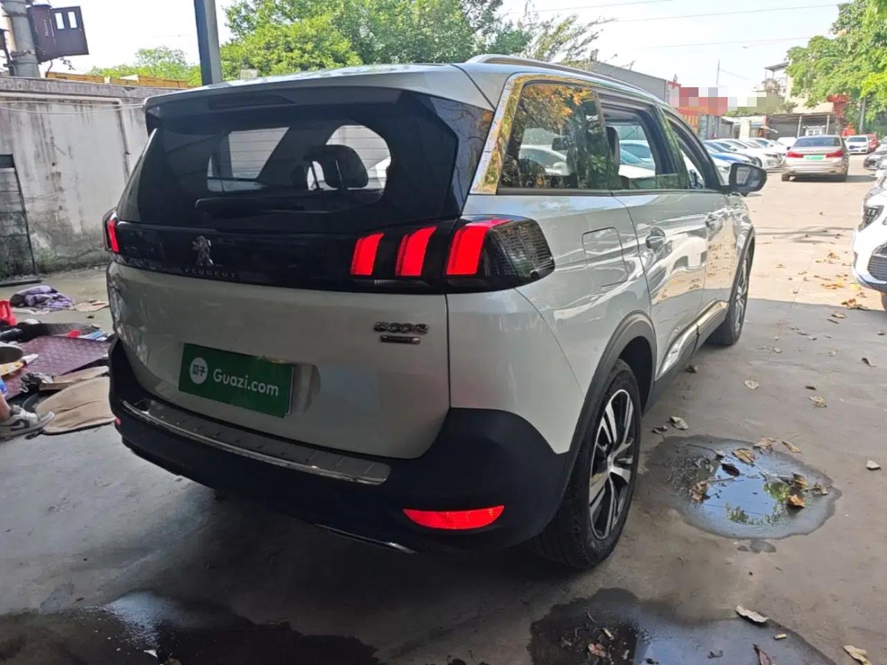 Peugeot 5008 2017 380THP 7-Seater Elite Edition — миниатюра 6