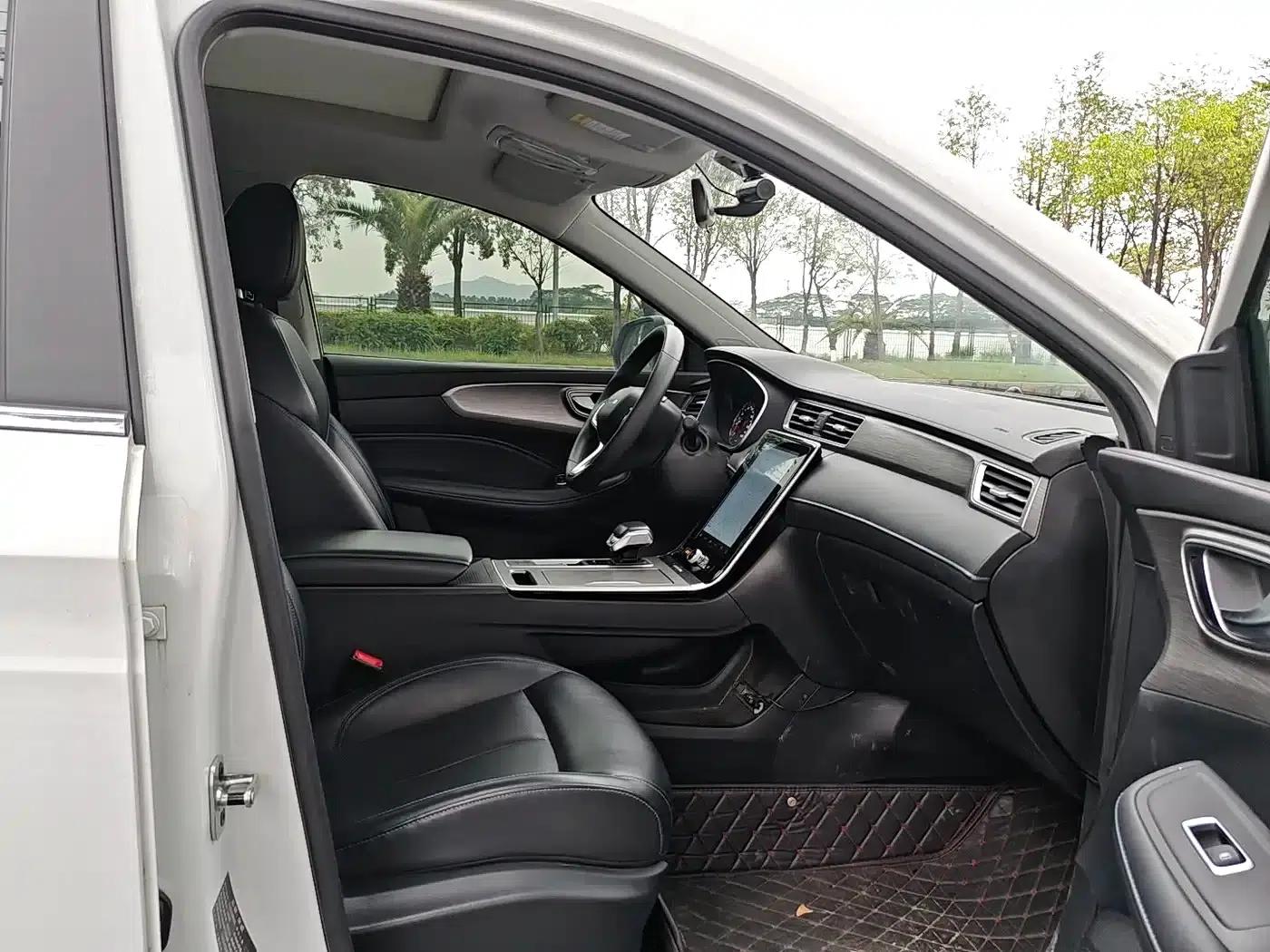 Roewe RX5 2022 330TGI Automatic National Trend Edition — миниатюра 9