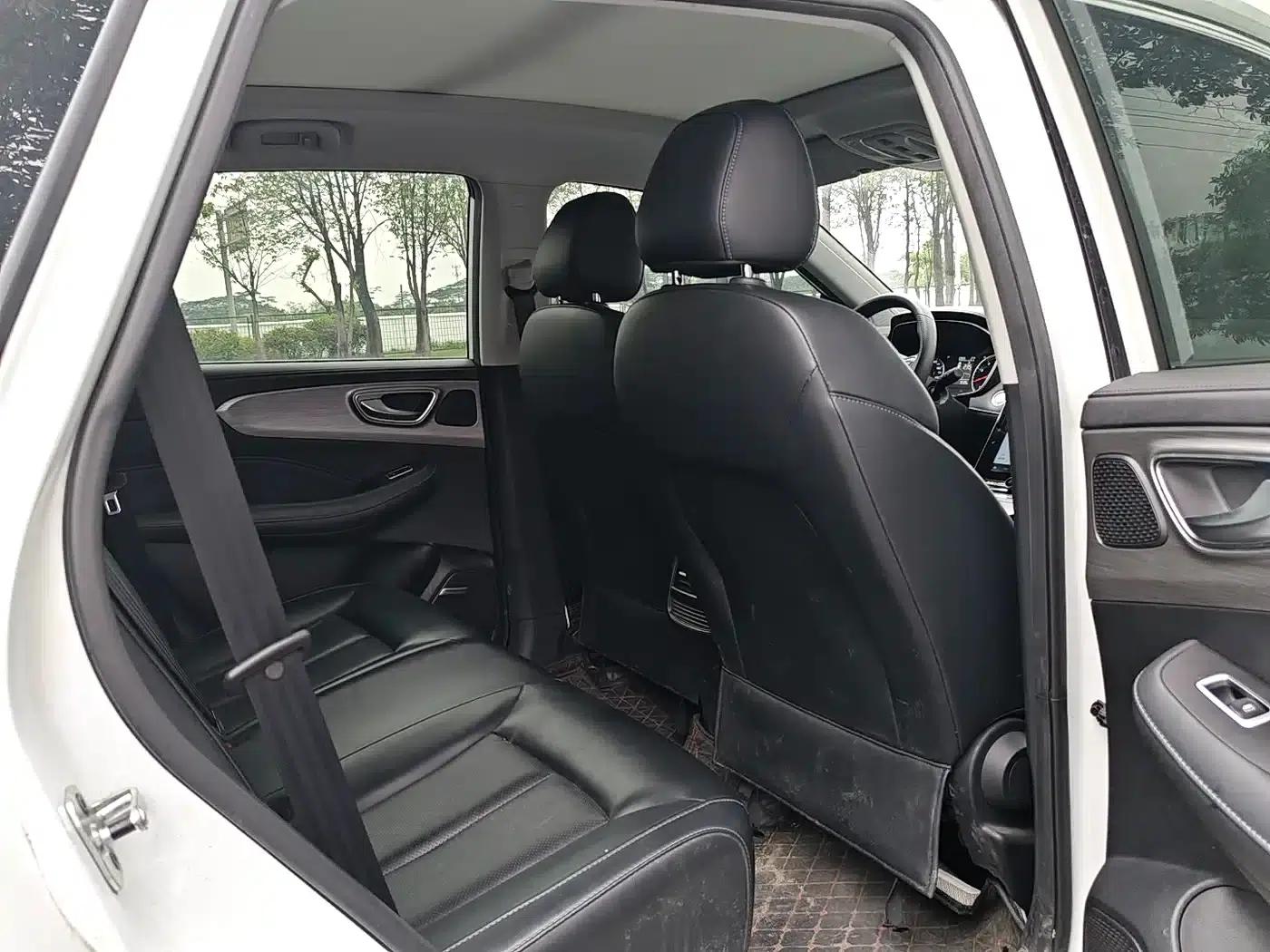 Roewe RX5 2022 330TGI Automatic National Trend Edition — миниатюра 10