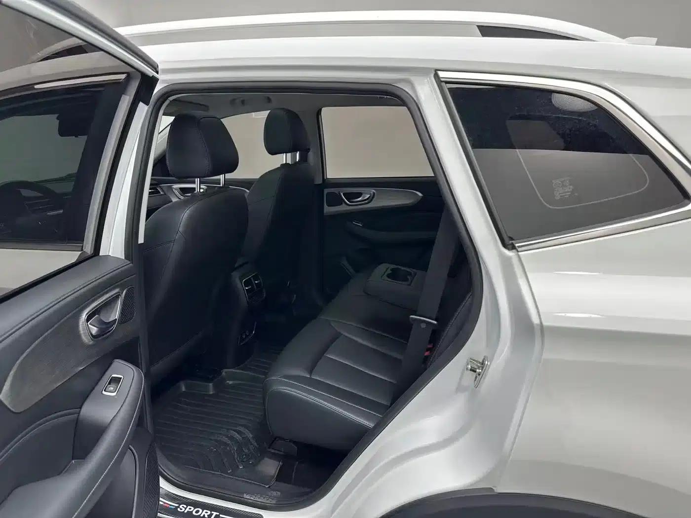 Roewe RX5 2023 PLUS 330TGI Automatic Trendsetting Smart Edition — миниатюра 6