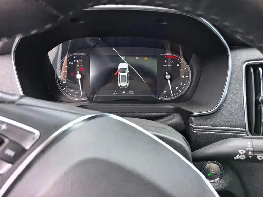 Roewe RX5 2016 30T 2WD Automatic Internet Smart Edition — миниатюра 13