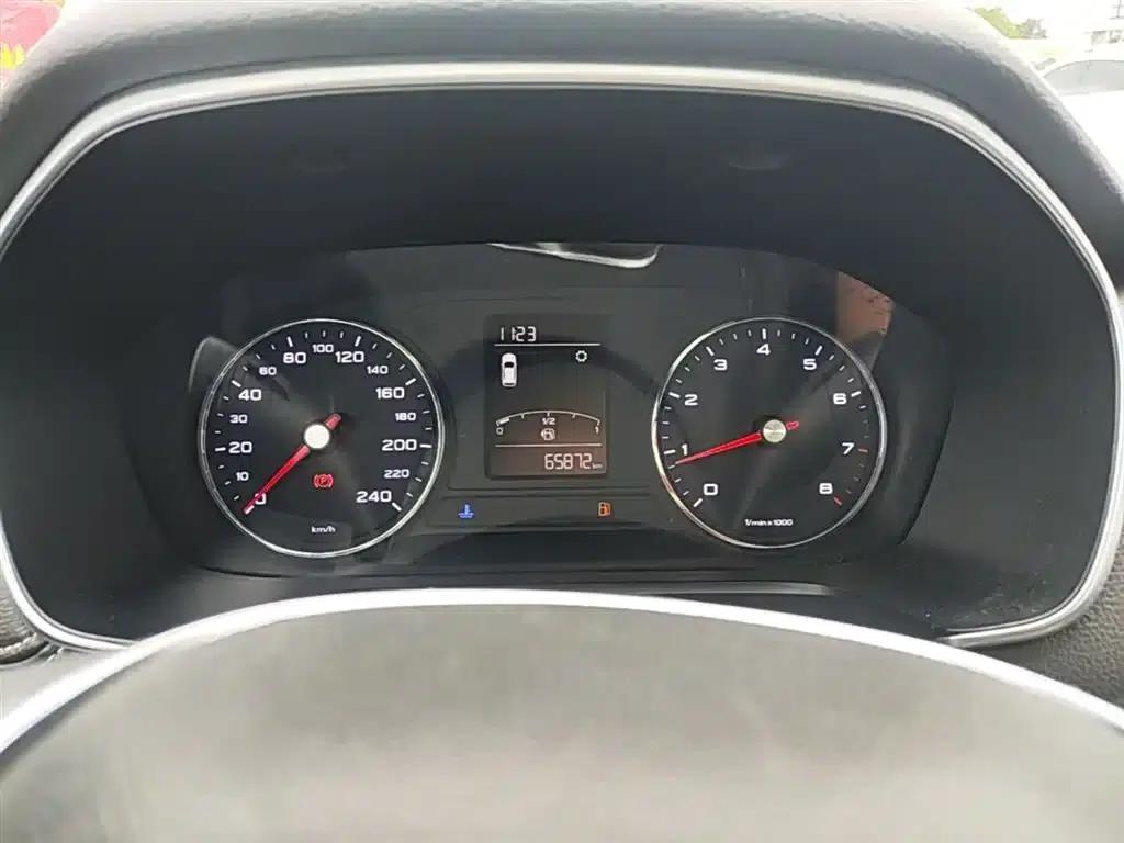 Roewe RX5 2016 20T 2WD Manual Flagship Edition — миниатюра 12