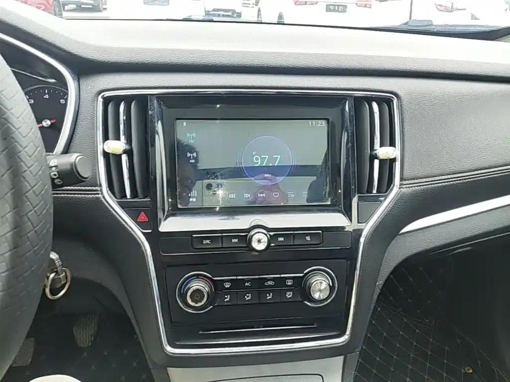 Roewe RX5 2016 20T 2WD Manual Flagship Edition — миниатюра 13